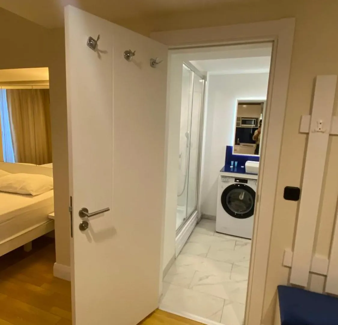 Apartments Orbi City Lux Studio View Sea Mk 3 Batoemi